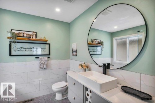4337 Mcmullen Way, Edmonton, AB - Indoor Photo Showing Bathroom
