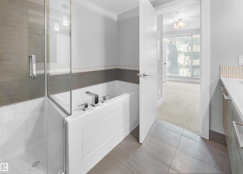 502 11969 Jasper Avenue, Edmonton, AB - Indoor Photo Showing Bathroom