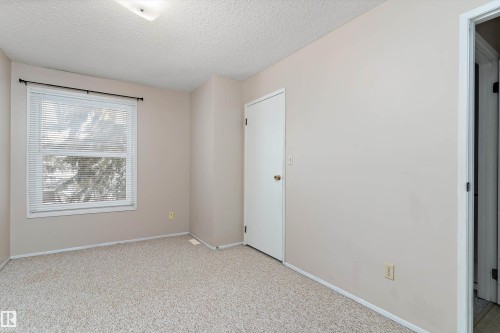 10405 24 Avenue Nw, Edmonton, AB - Indoor Photo Showing Other Room