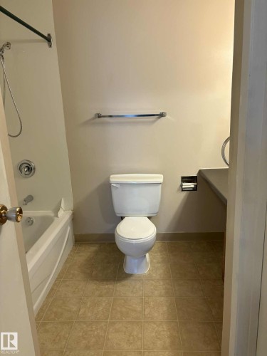 10405 24 Avenue Nw, Edmonton, AB - Indoor Photo Showing Bathroom