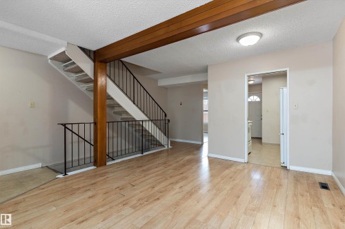 10405 24 Avenue Nw, Edmonton, AB - Indoor Photo Showing Other Room