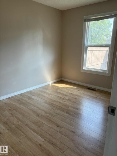 10405 24 Avenue Nw, Edmonton, AB - Indoor Photo Showing Other Room
