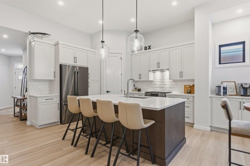 157 Redwing Wynd, St. Albert, AB - Indoor Photo Showing Kitchen With Upgraded Kitchen