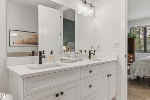157 Redwing Wynd, St. Albert, AB - Indoor Photo Showing Bathroom