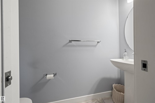 1564 Chapman Way, Edmonton, AB - Indoor Photo Showing Bathroom