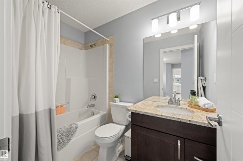 1564 Chapman Way, Edmonton, AB - Indoor Photo Showing Bathroom
