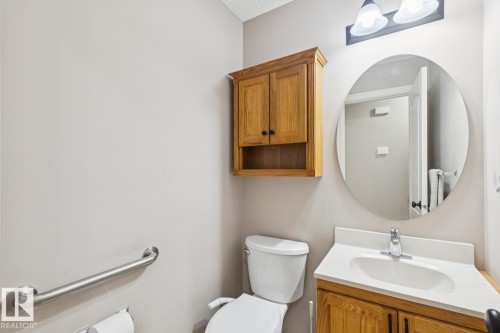 8761 5 Avenue, Edmonton, AB - Indoor Photo Showing Bathroom