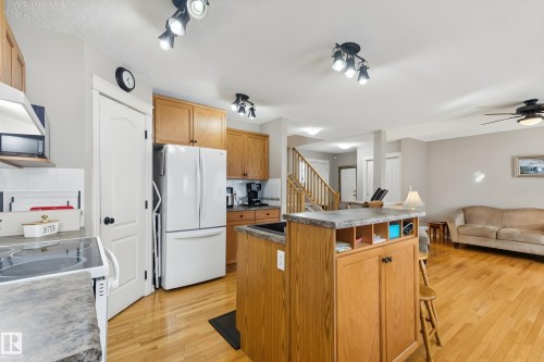 8761 5 Avenue, Edmonton, AB - Indoor Photo Showing Kitchen