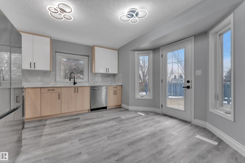 3623 24 Avenue, Edmonton, AB - Indoor Photo Showing Kitchen