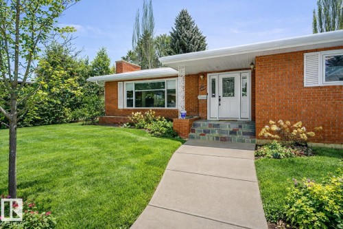 37 Valleyview Crescent, Edmonton, AB - Outdoor