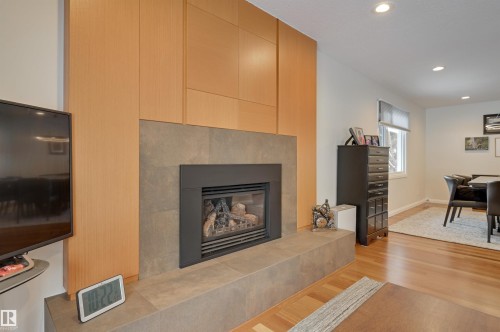 37 Valleyview Crescent, Edmonton, AB - Indoor Photo Showing Living Room With Fireplace