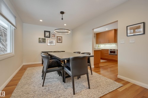 37 Valleyview Crescent, Edmonton, AB - Indoor Photo Showing Dining Room