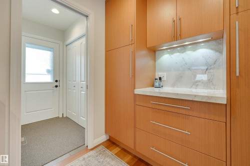 37 Valleyview Crescent, Edmonton, AB - Indoor Photo Showing Other Room