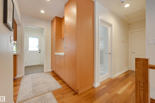 37 Valleyview Crescent, Edmonton, AB - Indoor Photo Showing Other Room