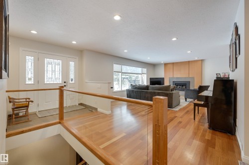37 Valleyview Crescent, Edmonton, AB - Indoor With Fireplace