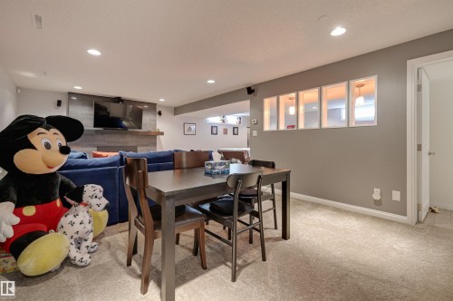 37 Valleyview Crescent, Edmonton, AB - Indoor Photo Showing Dining Room
