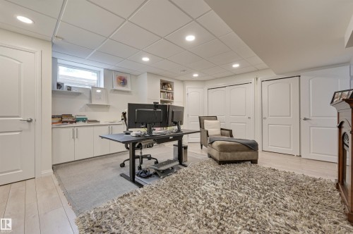 37 Valleyview Crescent, Edmonton, AB - Indoor Photo Showing Office