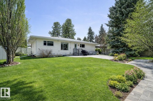 37 Valleyview Crescent, Edmonton, AB - Outdoor