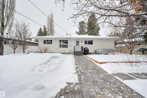 37 Valleyview Crescent, Edmonton, AB - Outdoor