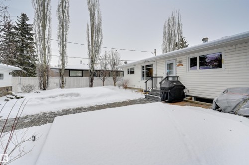 37 Valleyview Crescent, Edmonton, AB - Outdoor