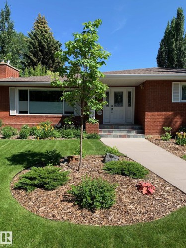 37 Valleyview Crescent, Edmonton, AB - Outdoor