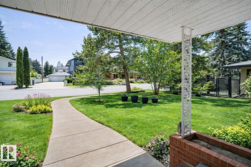 37 Valleyview Crescent, Edmonton, AB - Outdoor