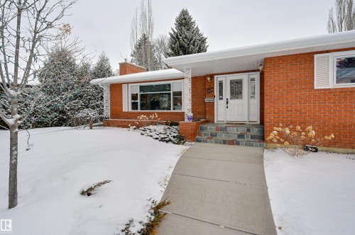 37 Valleyview Crescent, Edmonton, AB - Outdoor