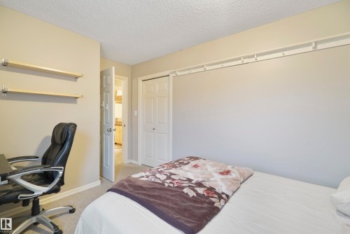 580 Glenwright Crescent, Edmonton, AB - Indoor Photo Showing Bedroom