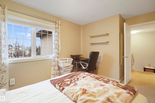 580 Glenwright Crescent, Edmonton, AB - Indoor Photo Showing Bedroom