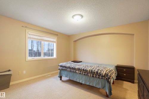 580 Glenwright Crescent, Edmonton, AB - Indoor Photo Showing Bedroom