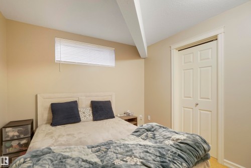 580 Glenwright Crescent, Edmonton, AB - Indoor Photo Showing Bedroom