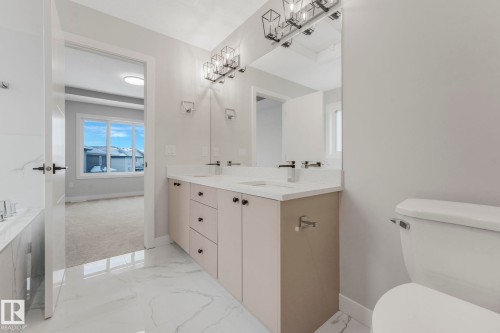 8 Dalquist Bay, Leduc, AB - Indoor Photo Showing Bathroom