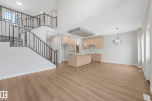 8 Dalquist Bay, Leduc, AB - Indoor Photo Showing Kitchen