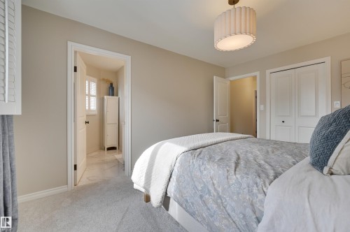 14015 104 Avenue, Edmonton, AB - Indoor Photo Showing Bedroom