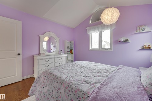 14015 104 Avenue, Edmonton, AB - Indoor Photo Showing Bedroom