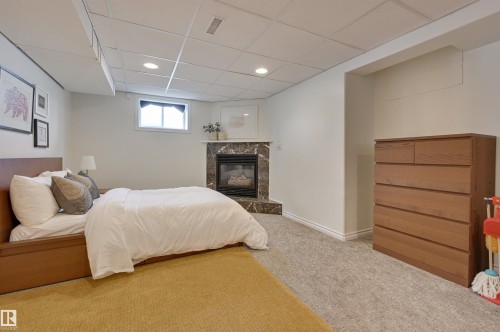 14015 104 Avenue, Edmonton, AB - Indoor Photo Showing Bedroom