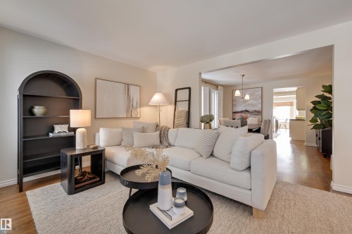 14015 104 Avenue, Edmonton, AB - Indoor Photo Showing Living Room