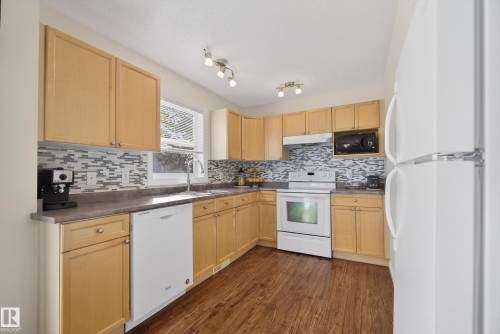 88 12050 17 Avenue, Edmonton, AB - Indoor Photo Showing Kitchen
