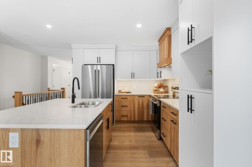 4 Heath Place, St. Albert, AB - Indoor Photo Showing Kitchen With Double Sink With Upgraded Kitchen