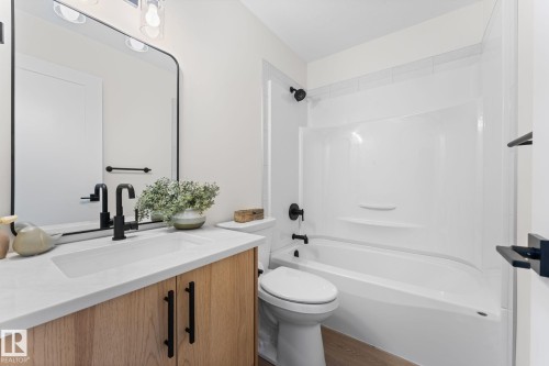 4 Heath Place, St. Albert, AB - Indoor Photo Showing Bathroom