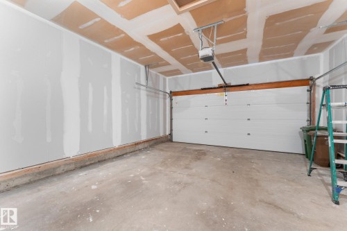 4 Heath Place, St. Albert, AB - Indoor Photo Showing Garage