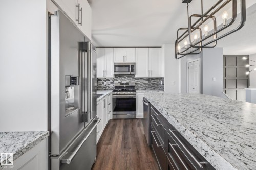 14911 96 Street, Edmonton, AB - Indoor Photo Showing Kitchen With Stainless Steel Kitchen With Upgraded Kitchen