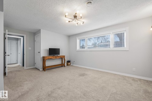 14911 96 Street, Edmonton, AB - Indoor
