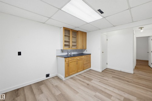 18 Mount Royal Drive, St. Albert, AB - Indoor Photo Showing Other Room