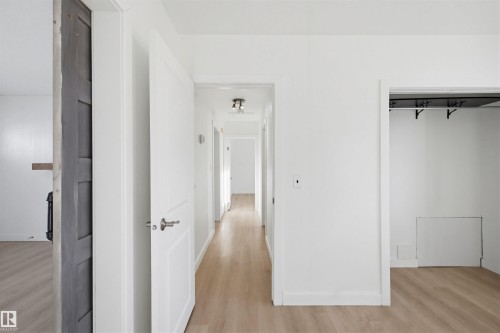 18 Mount Royal Drive, St. Albert, AB - Indoor Photo Showing Other Room