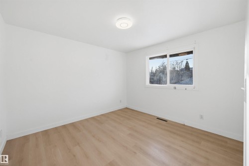 18 Mount Royal Drive, St. Albert, AB - Indoor Photo Showing Other Room