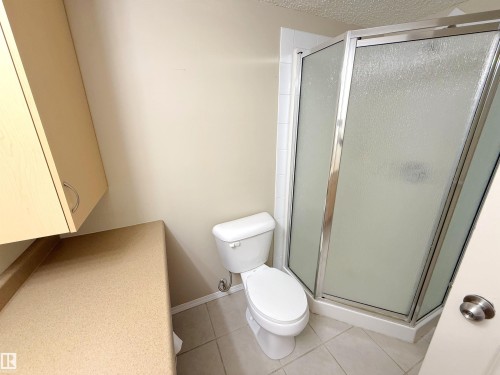 104 17003 67 Avenue, Edmonton, AB - Indoor Photo Showing Bathroom