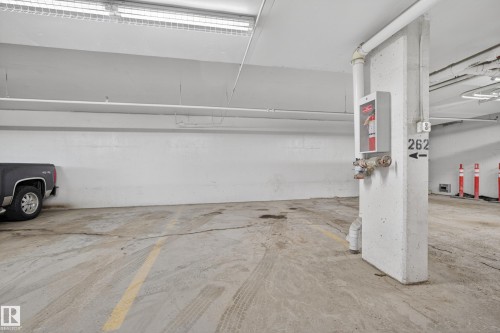 408 10530 56 Avenue, Edmonton, AB - Indoor Photo Showing Garage