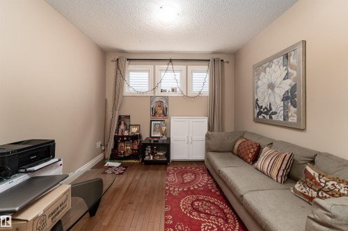 729 37A Avenue, Edmonton, AB - Indoor