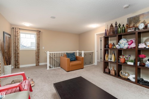729 37A Avenue, Edmonton, AB - Indoor Photo Showing Other Room